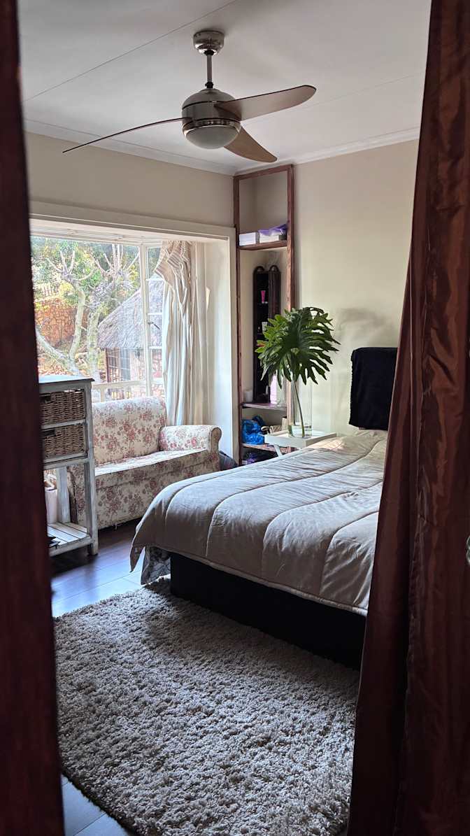 E's room
