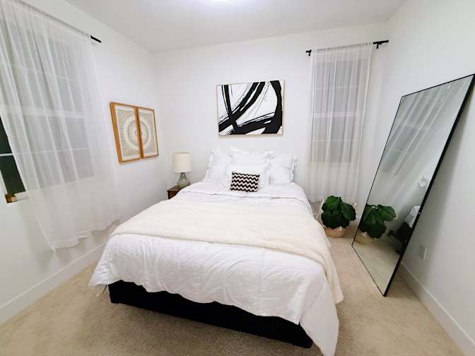 Jen's room