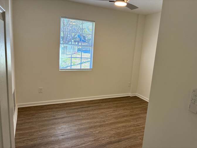 Alcove Rooms's room