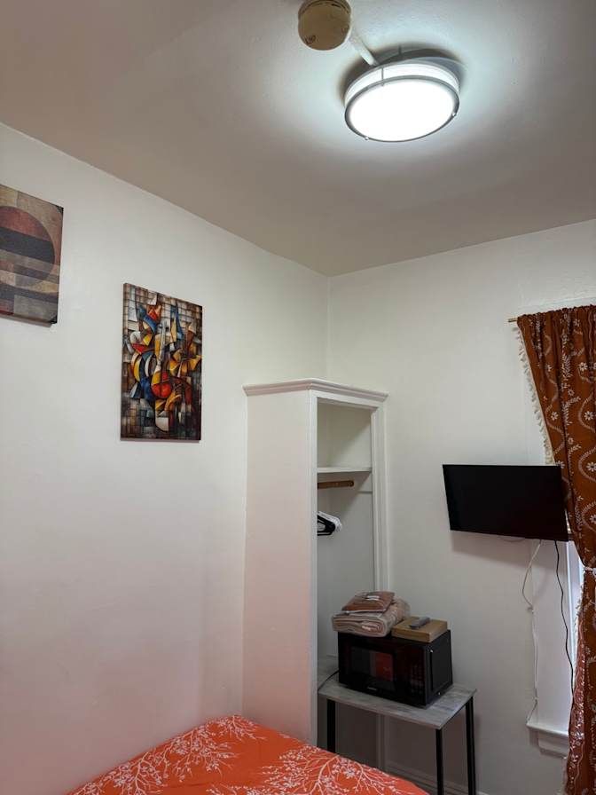 Ike's room
