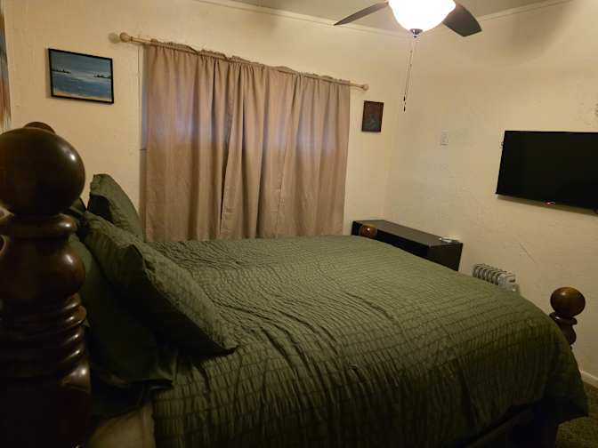 Andrew C Considine's room