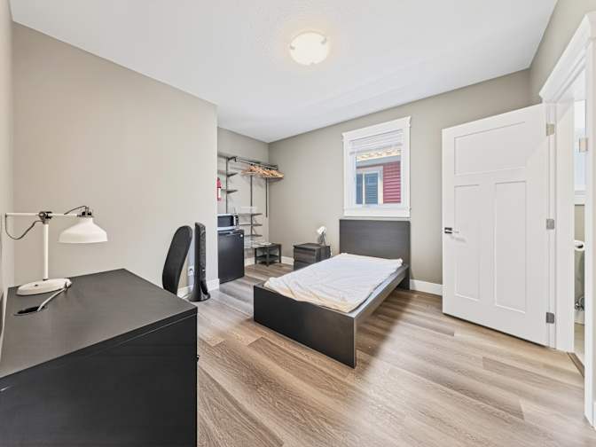 Remax Rentals's room