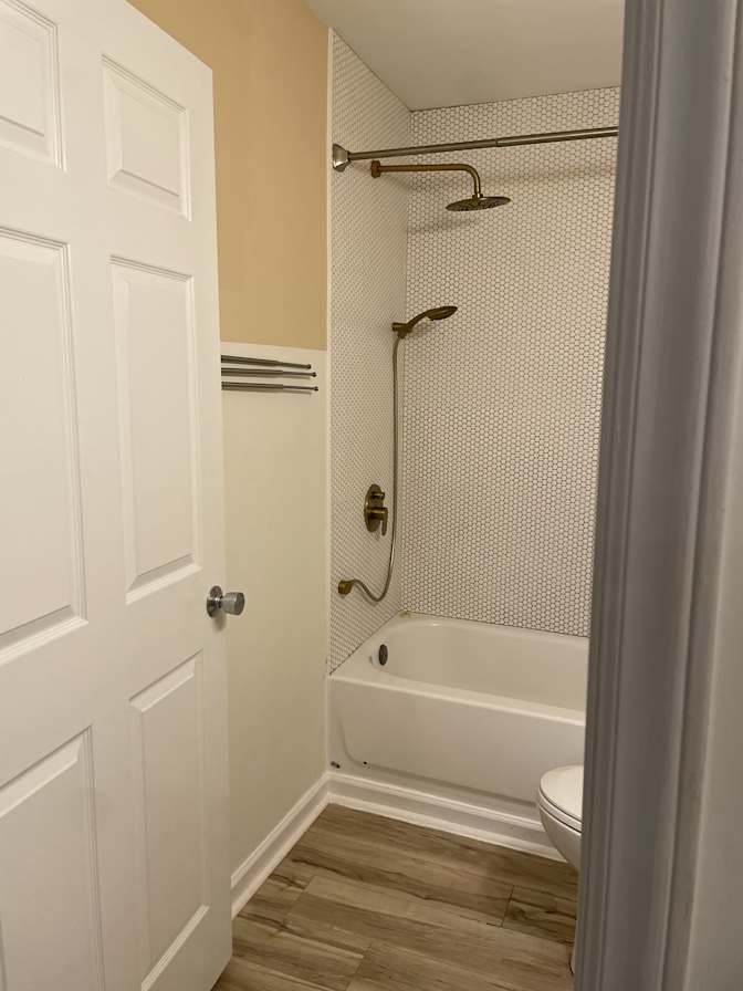 Alcove Rooms's room