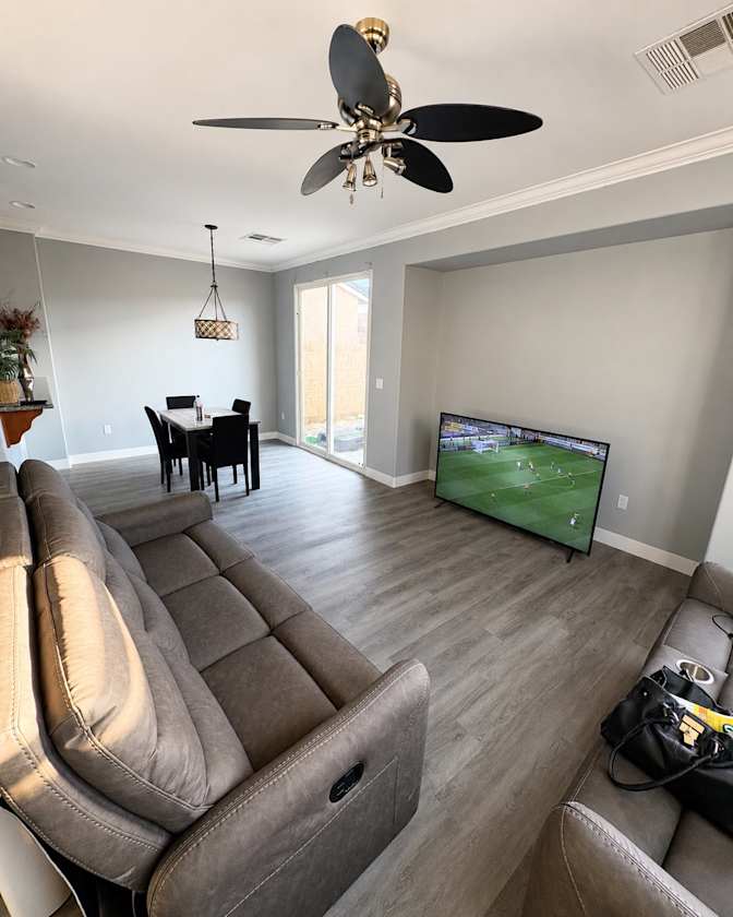 Mike & Reese ( in profile pic)'s room