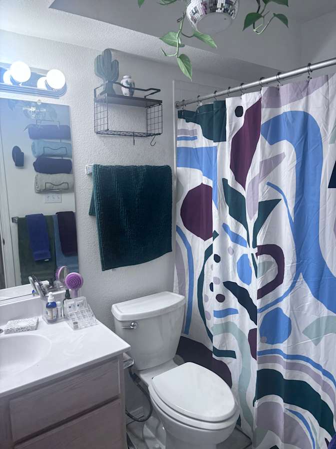 Candace Thomas-Apodaca's room