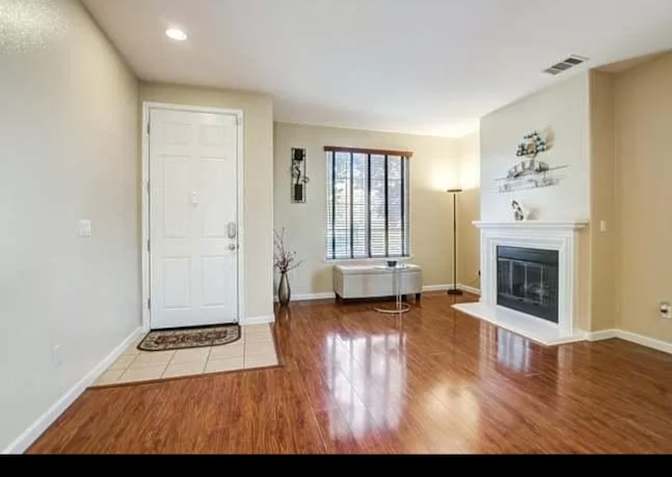 Johnny Nguyen's room