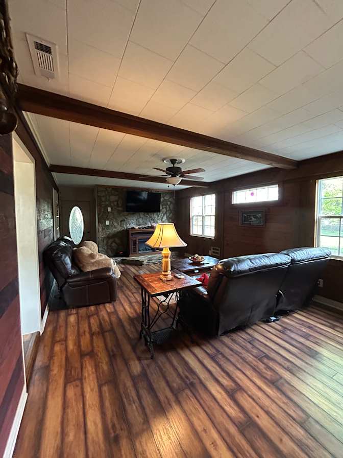 Cleveland Retreat's room