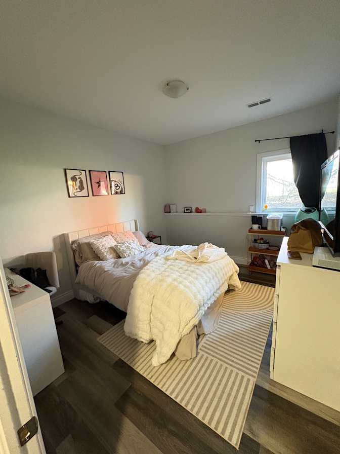 Isabella smith's room