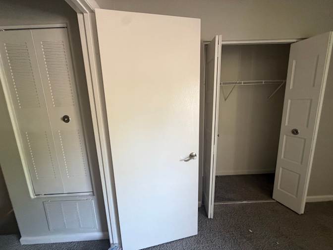 Alcove Rooms's room
