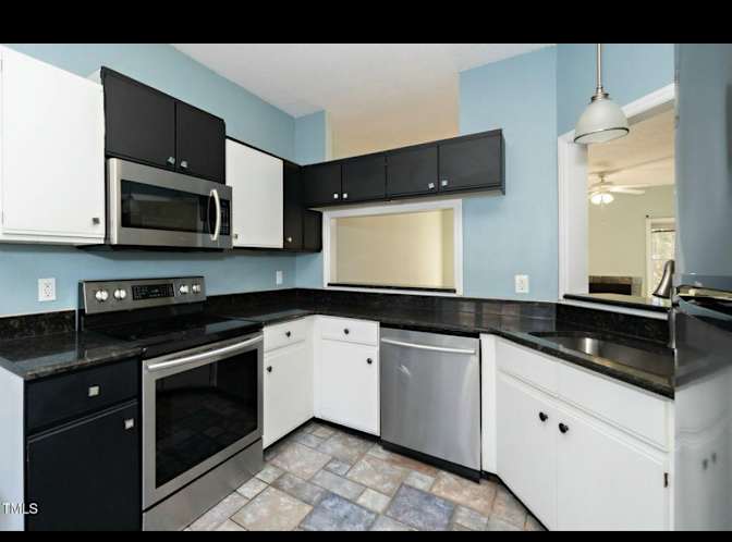 Alcove Rooms's room