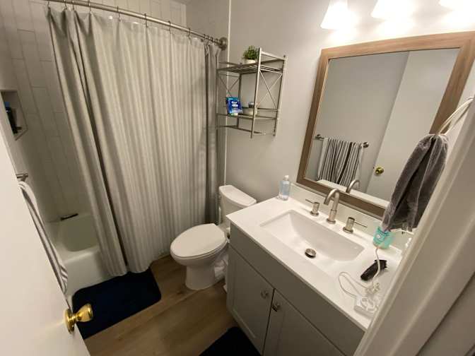 Alcove Rooms's room