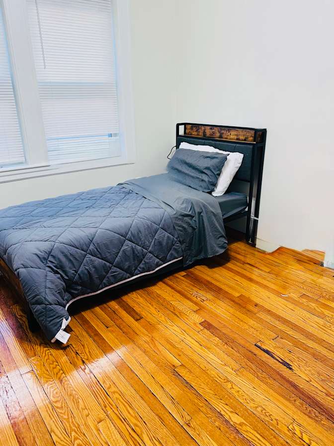 Axel T's room