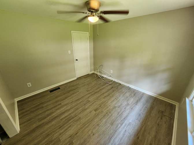 Alcove Rooms's room