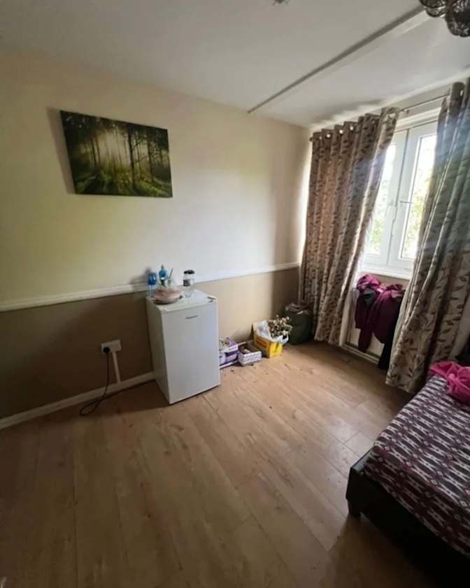 Shamaine's room
