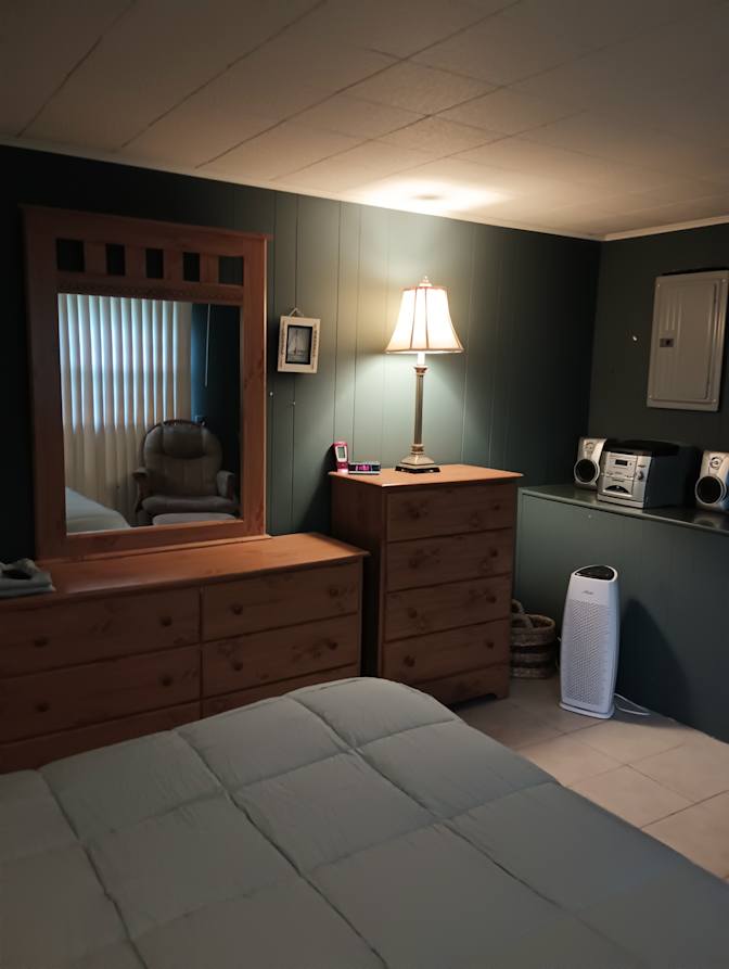Thomas's room