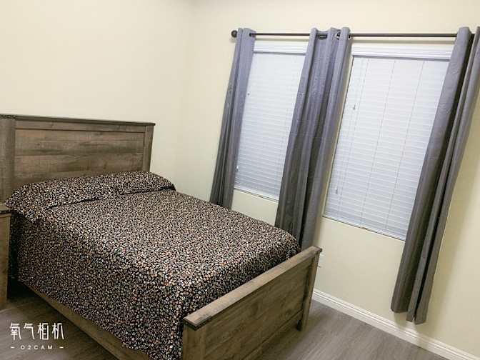 Feng's room