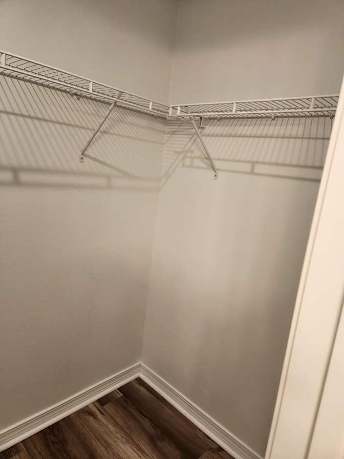 Robin Aviles's room