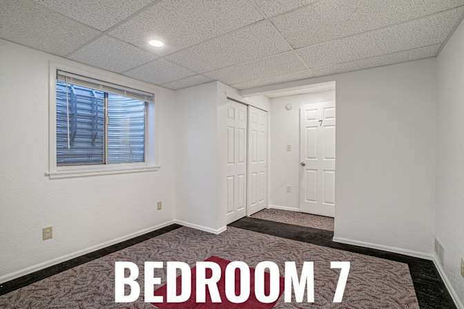 HomeCrew's room