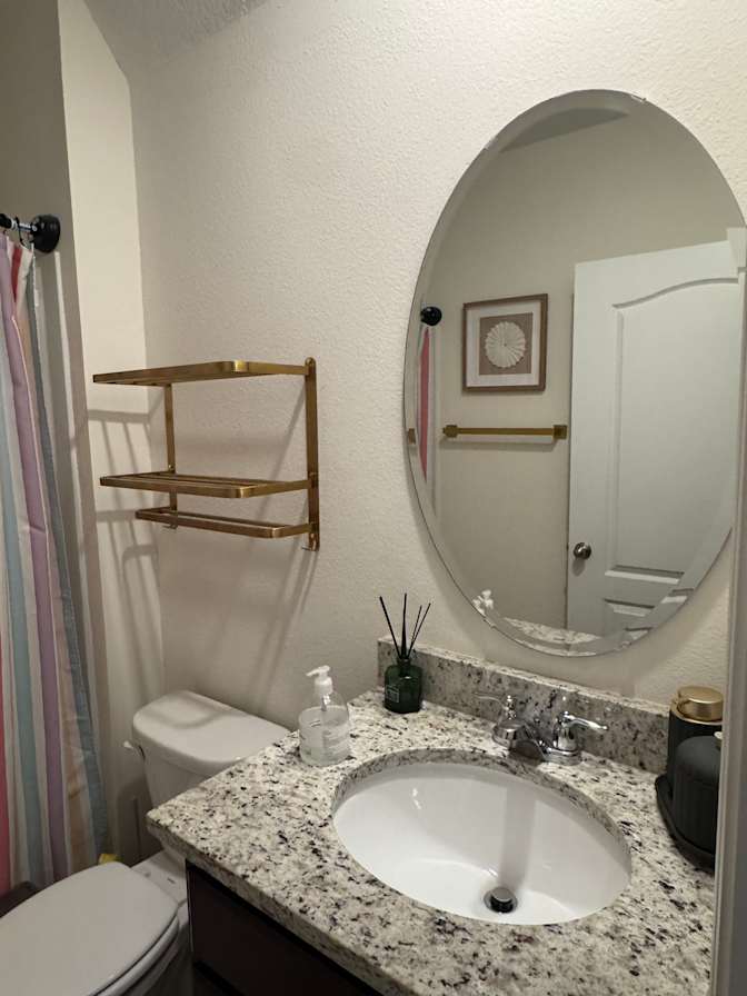 Alanis's room