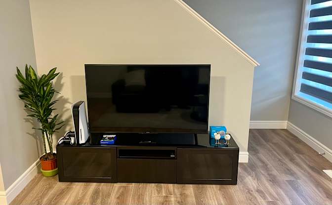 Yuvi Edmonton's room