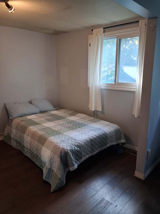 Jen's room