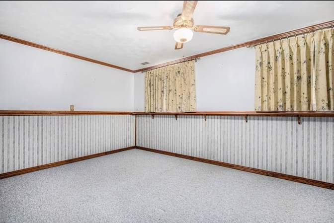 ALEX COLMENARES's room