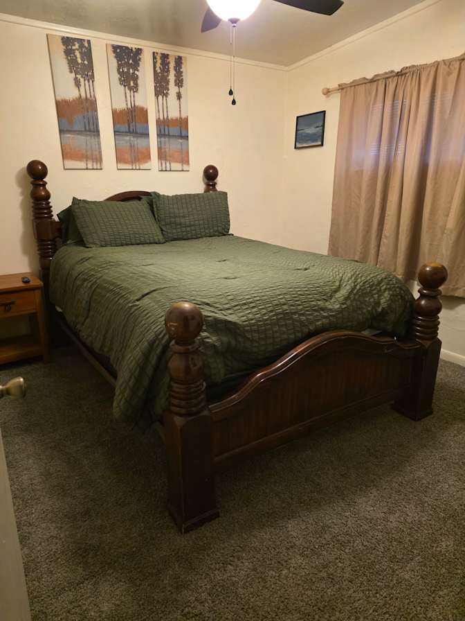 Andrew C Considine's room