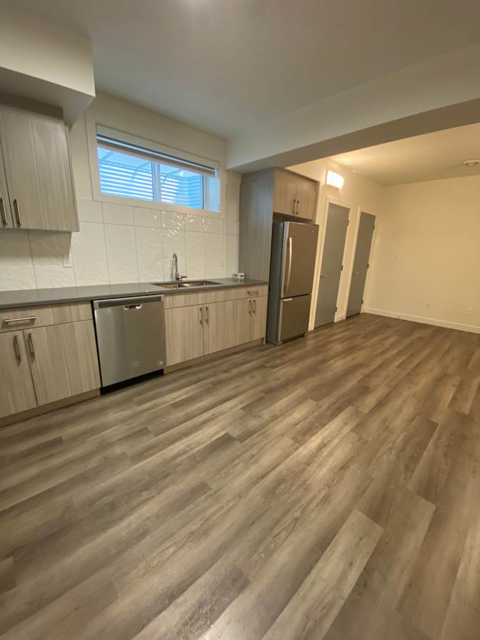 85 Avenue NW - Photo 2
