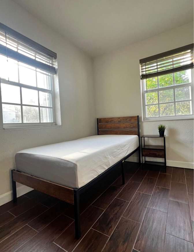 Edu O's room