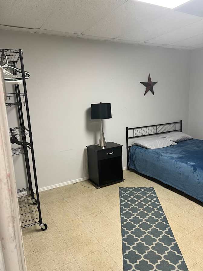 Jonnie's room