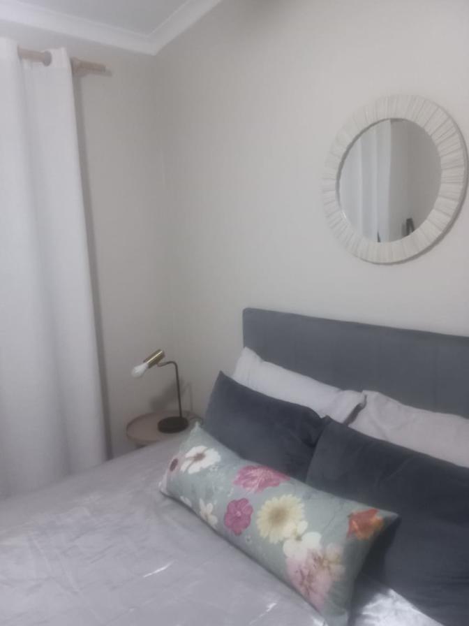 Nikiwe's room