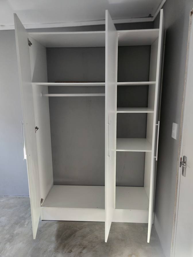 Abdurahgmaan's room