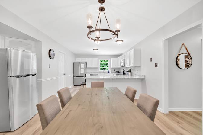 lifedoorrentals's room