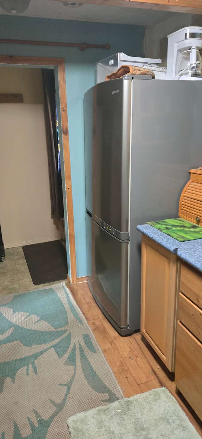 DIANNE BELLIVEAU's room