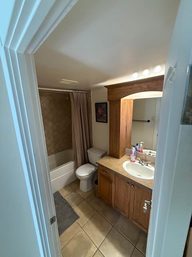 Deval's room
