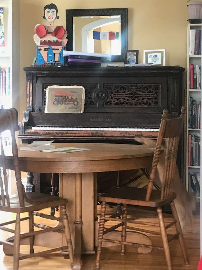 Ken's room