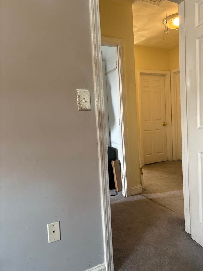 Kenneth riel's room