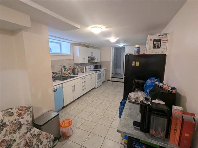 Max Midwinter's room