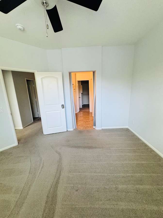 Youdline's room