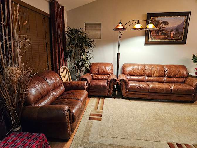 NIKOLAY's room