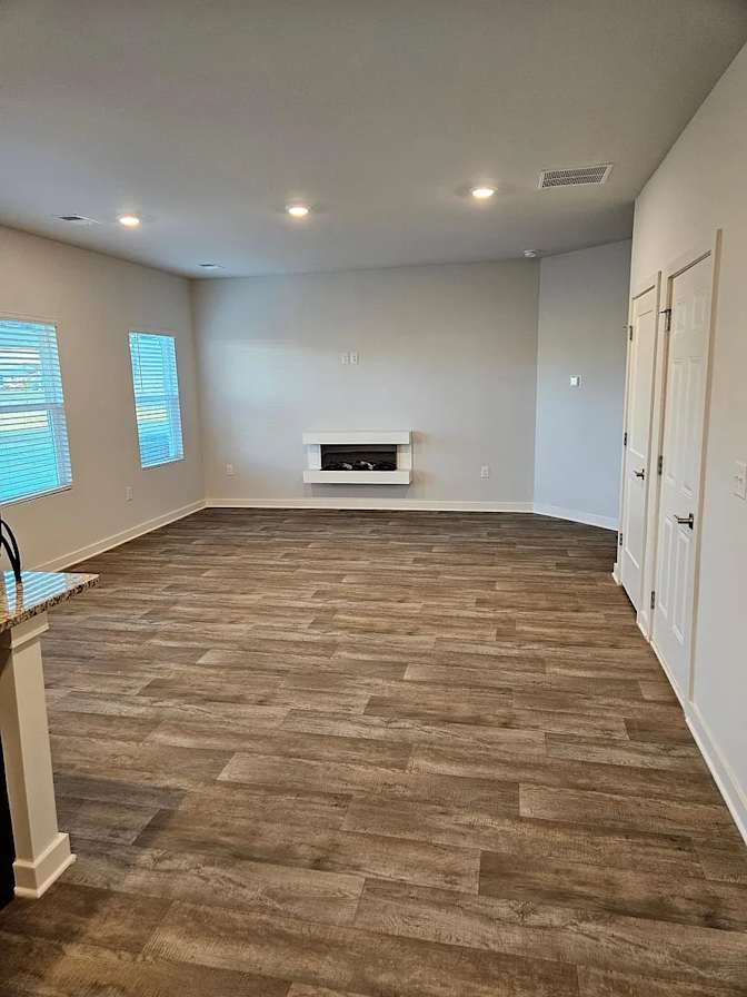 Alcove Rooms's room