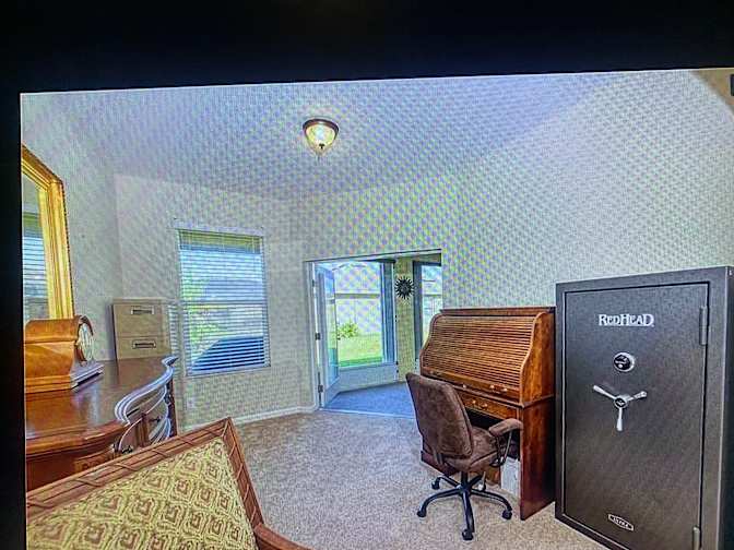 Carlos's room