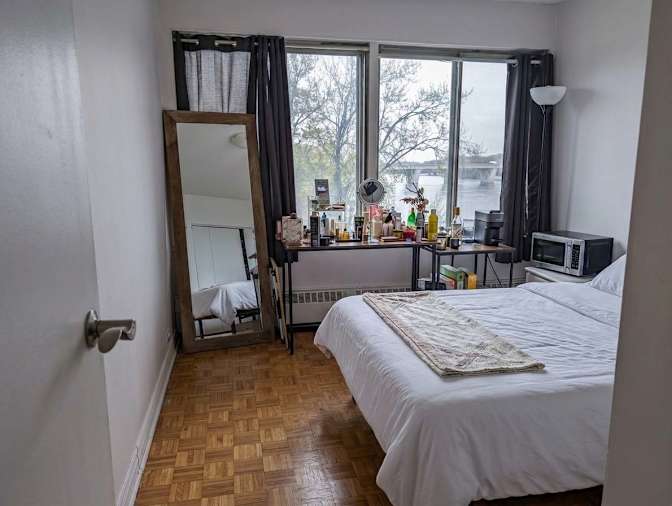 April-Anna Bremers's room