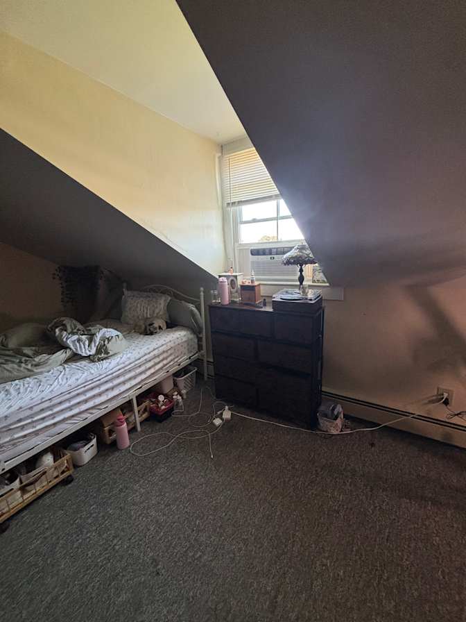 Em Hill's room