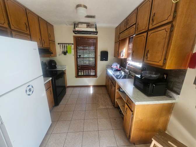 CL&C Property Management and Consulting's room