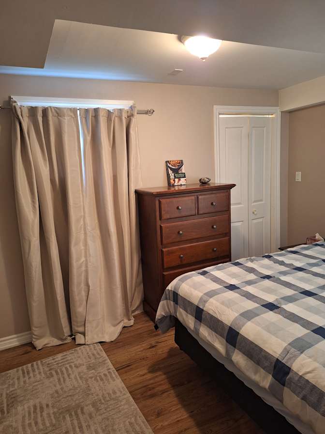 greg smith's room
