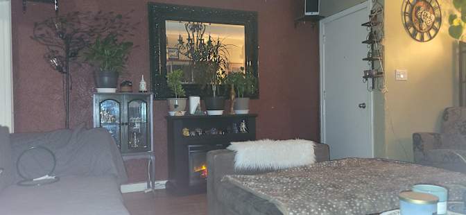 leah e Hubert's room