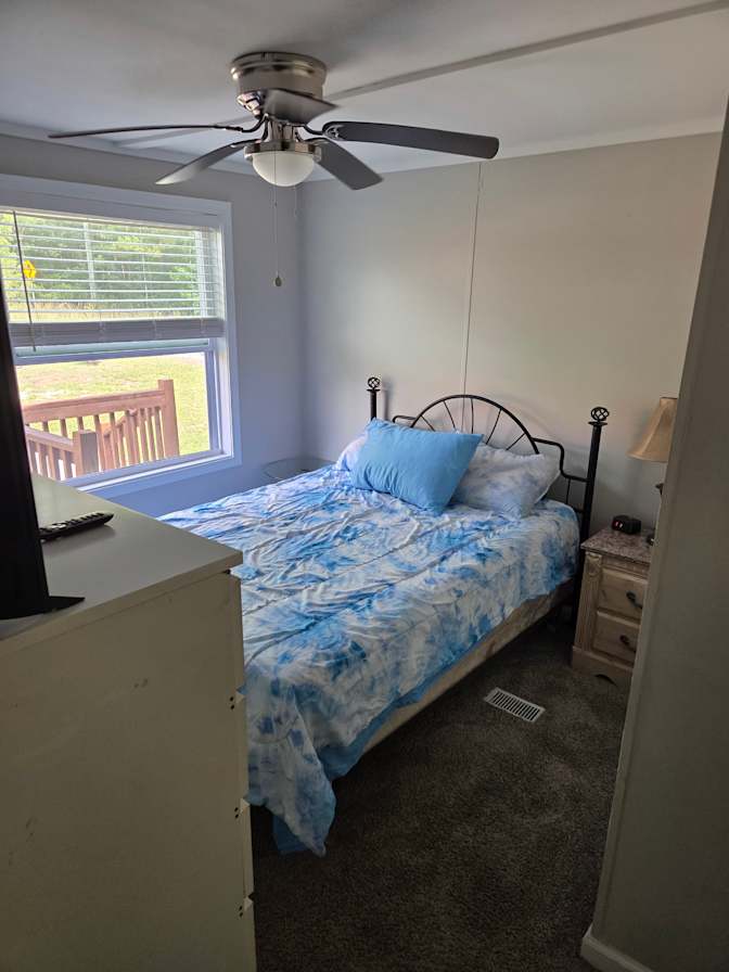 Leonard Ballerstadt jr's room