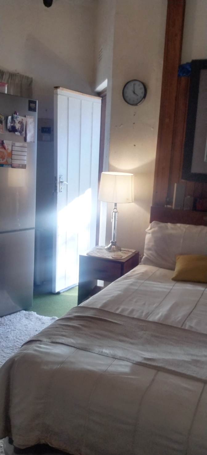 Vaal's room