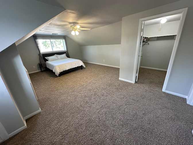 Lambert Guo's room